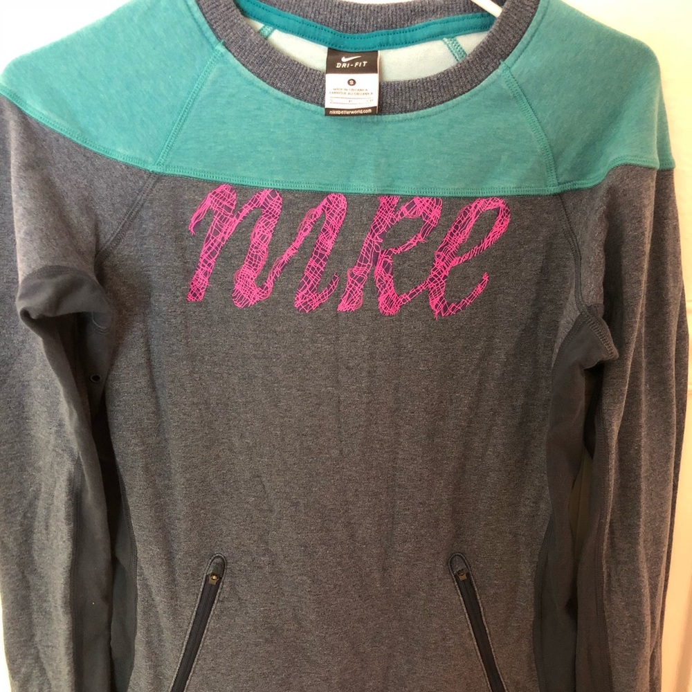 Nike dri-fit sweatshirt